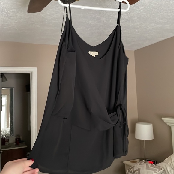 Lily White black front cross adjustable tie tank top size large - Picture 2 of 10